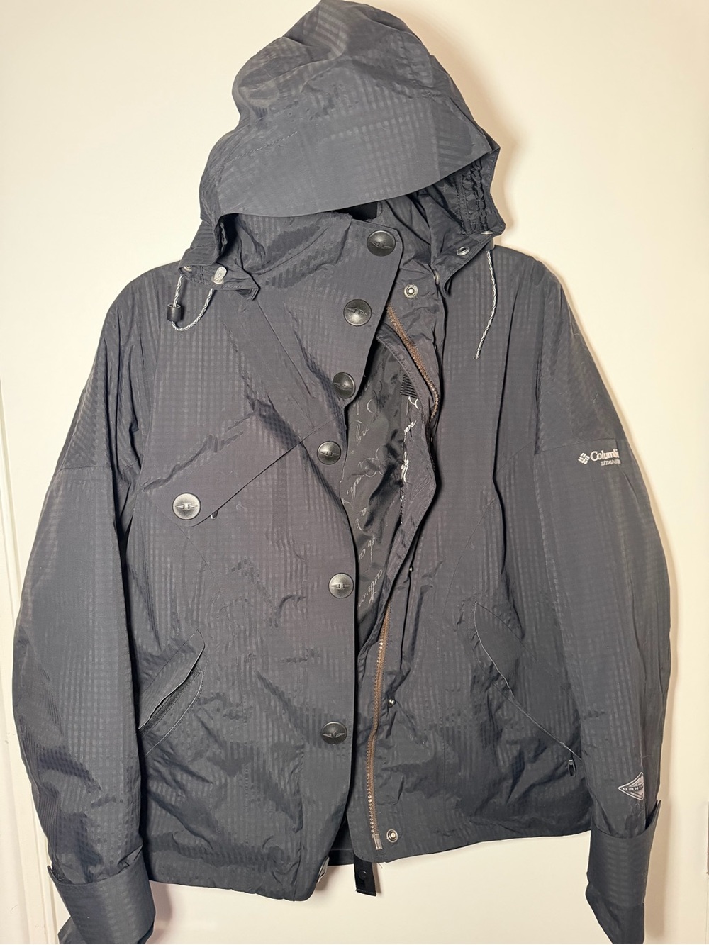 Columbia Titanium Omni-Tech Women’s M Black Waterproof Hooded Jacket